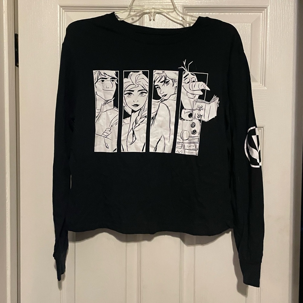 Disney Frozen II Black Long Sleeve cropped Shirt size large